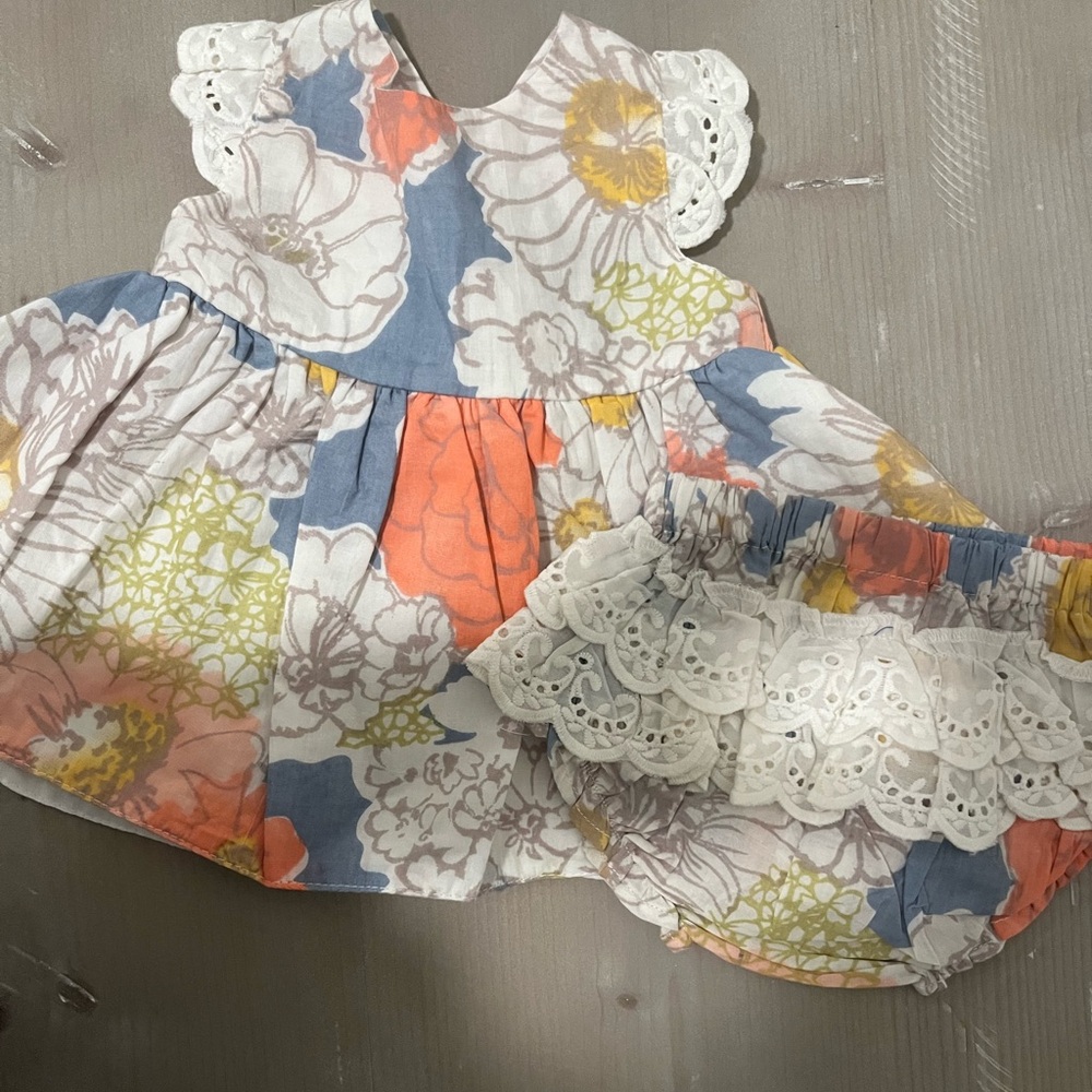 Newborn dress set with bummies